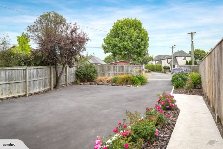 Photo of property in 2/14a Garreg Road, Fendalton, Christchurch, 8052