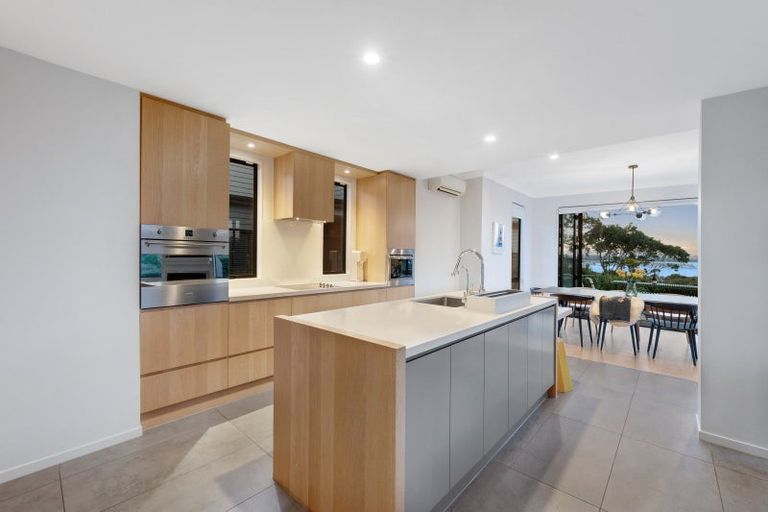 Photo of property in 27b Tamaki Bay Drive, Pakuranga, Auckland, 2010