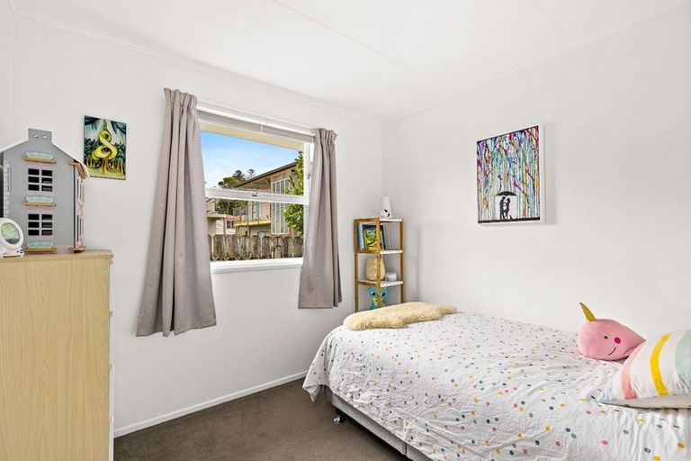 Photo of property in 33 Meilland Place, Glen Eden, Auckland, 0602