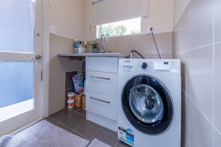 Photo of property in 9 Pinehurst Place, Wattle Downs, Auckland, 2103