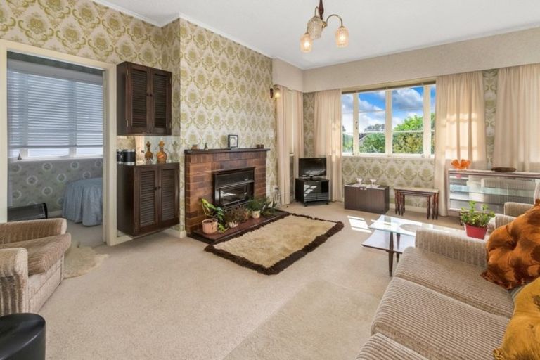 Photo of property in 75 Walmer Road, Point Chevalier, Auckland, 1022