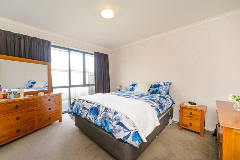 Photo of property in 37 Branigan Parade, Kelvin Grove, Palmerston North, 4414