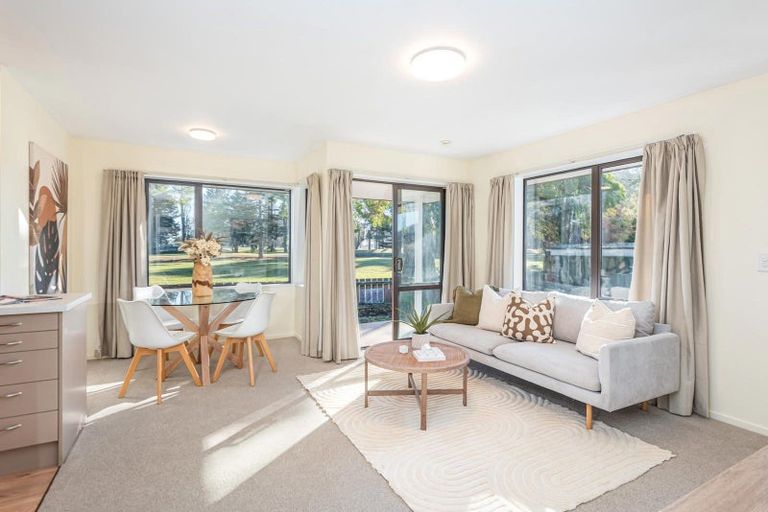 Photo of property in 213b Wainoni Road, Avondale, Christchurch, 8061