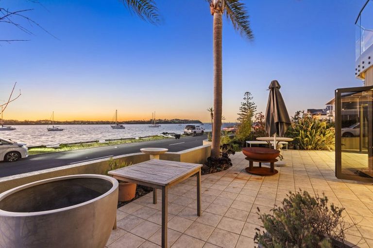 Photo of property in 14 The Parade, Bucklands Beach, Auckland, 2012