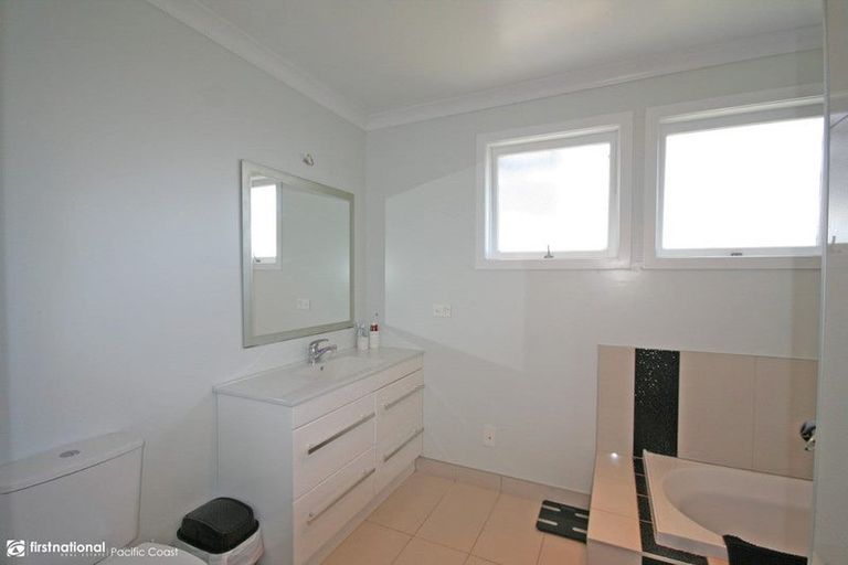 Photo of property in 114 Chartwell Avenue, Whangamata, 3620
