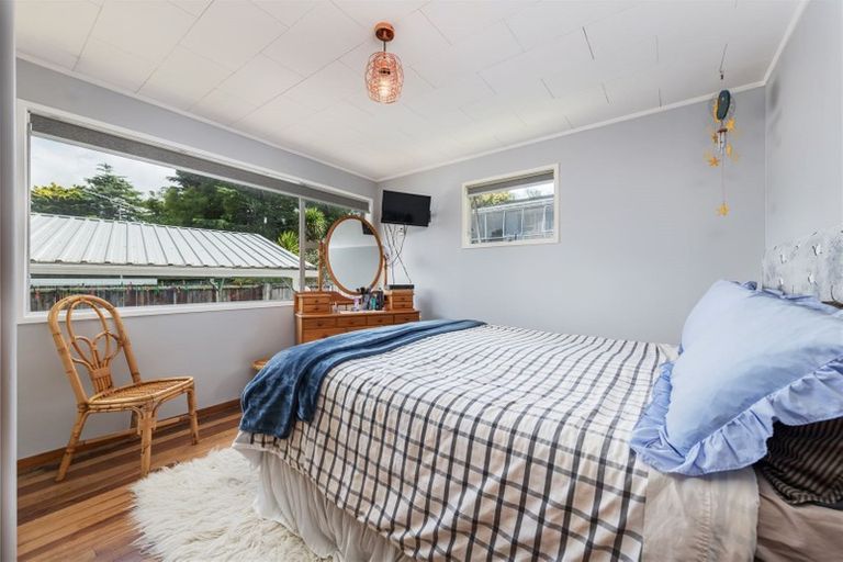 Photo of property in 62 Chilcott Road, Henderson, Auckland, 0612