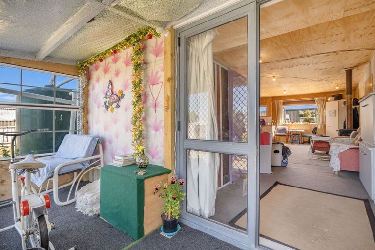 Photo of property in 1 Richardson Street, Woodville, 4920