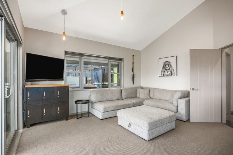 Photo of property in 18 Peel Lane, Aotea, Porirua, 5024