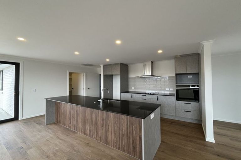 Photo of property in 16 Songpa Street, Halswell, Christchurch, 8025