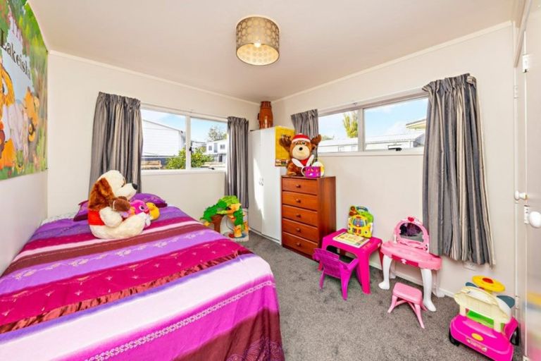 Photo of property in 55 Moncrieff Avenue, Clendon Park, Auckland, 2103