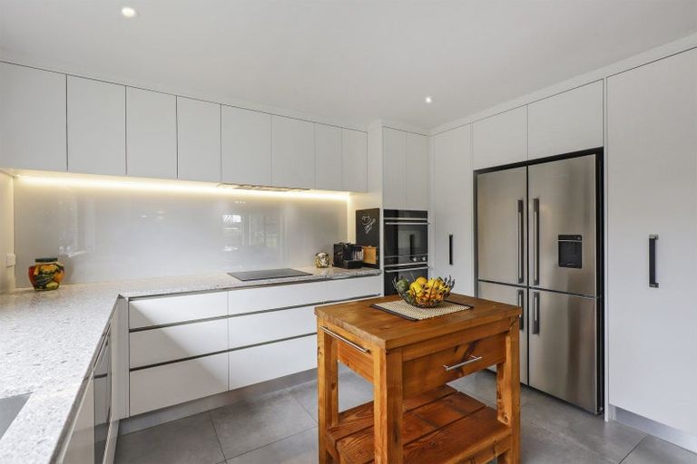 Photo of property in 15 Jacaranda Place, Greenmeadows, Napier, 4112
