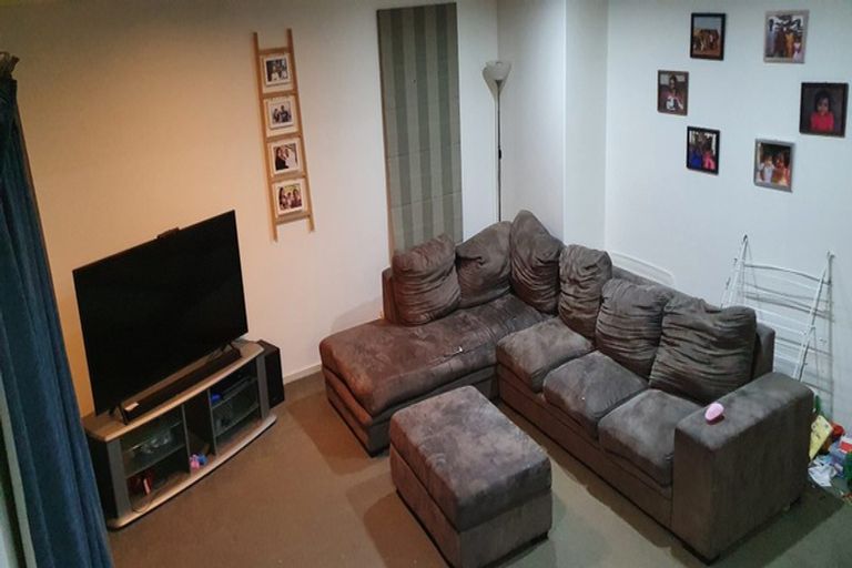 Photo of property in 2/79 Mountbatten Avenue, Hillcrest, Auckland, 0627