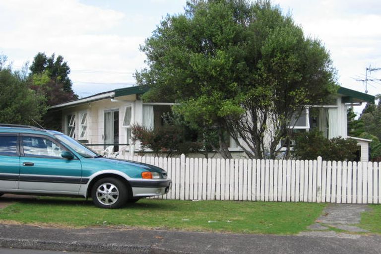 Photo of property in 44 Harmel Road, Glendene, Auckland, 0602