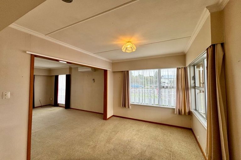 Photo of property in 38 Te Rauparaha Street, Otaki, 5512