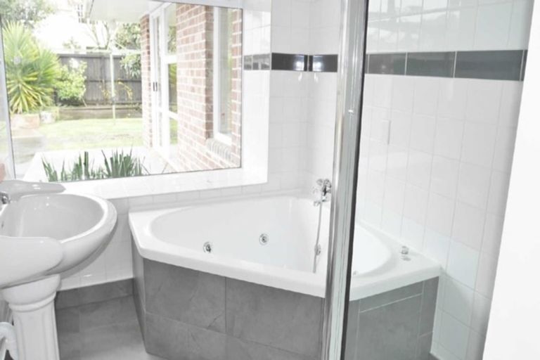 Photo of property in 99a Fendalton Road, Fendalton, Christchurch, 8014