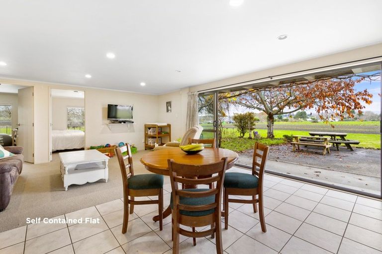 Photo of property in 9b Trotting Course Drive, Kumeu, 0891