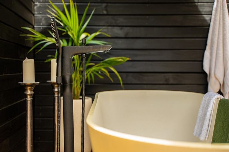 Photo of property in 2a Empire Road, Orewa, 0931