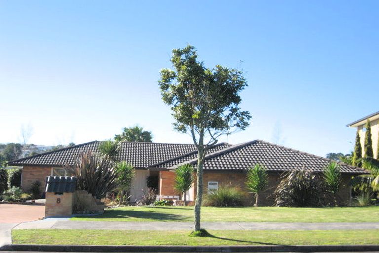 Photo of property in 8 Crannog Fen, Wattle Downs, Auckland, 2103