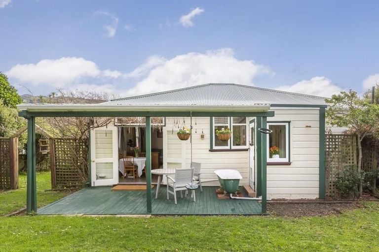 Photo of property in 41 Huanui Street, Ranui, Porirua, 5024
