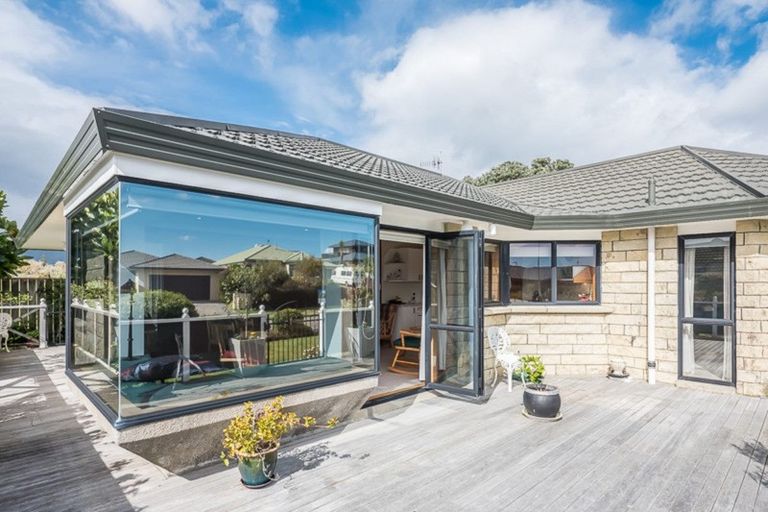 Photo of property in 11 Barrett Drive, Waikanae Beach, Waikanae, 5036