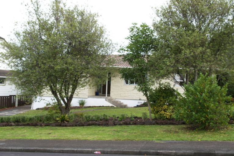 Photo of property in 25 Judkins Crescent, Cockle Bay, Auckland, 2014