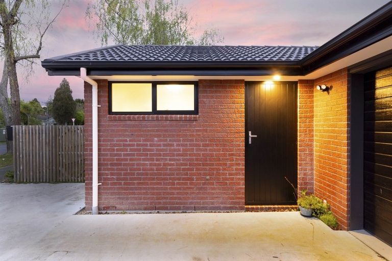 Photo of property in 2/3 Helena Road, Hillcrest, Hamilton, 3216