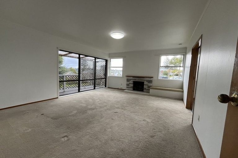 Photo of property in 32 Powrie Street, Glenfield, Auckland, 0629