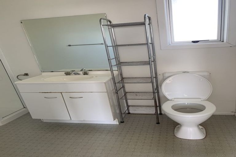 Photo of property in 6 Dudding Avenue, Northcote, Auckland, 0627