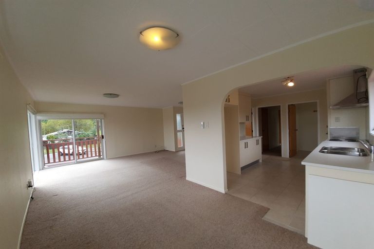 Photo of property in 23 Cairngorm Place, Highland Park, Auckland, 2010