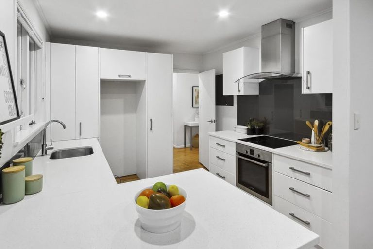 Photo of property in 1/5 September Place, Forrest Hill, Auckland, 0620