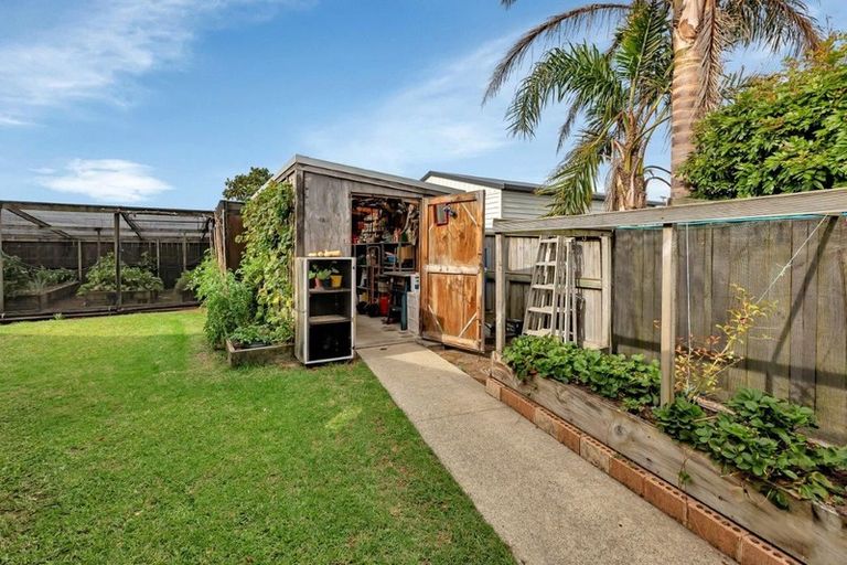 Photo of property in 10 Sea Dune Place, Ruakaka, 0116