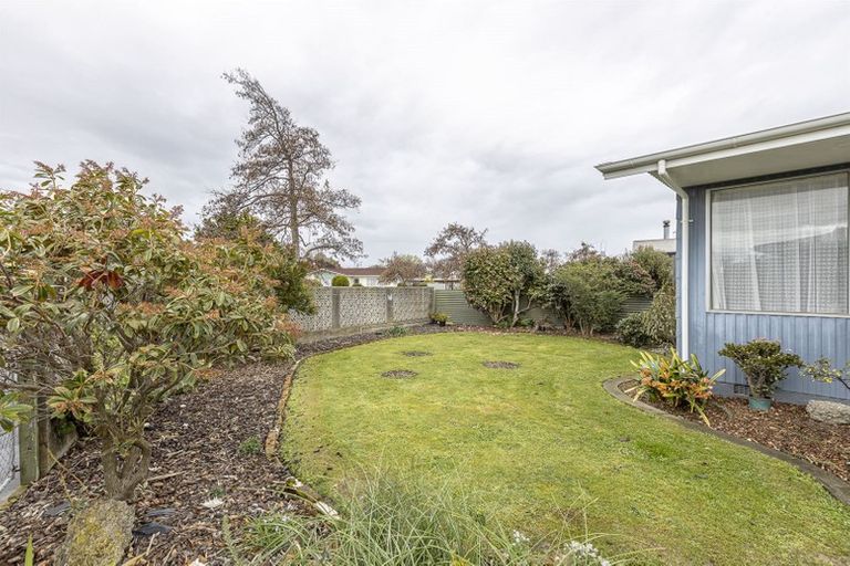 Photo of property in 17 Palliser Place, Milson, Palmerston North, 4414