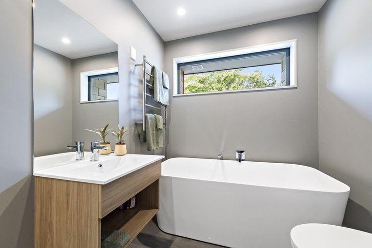 Photo of property in 13 Taiaroa Place, Southbridge, 7602