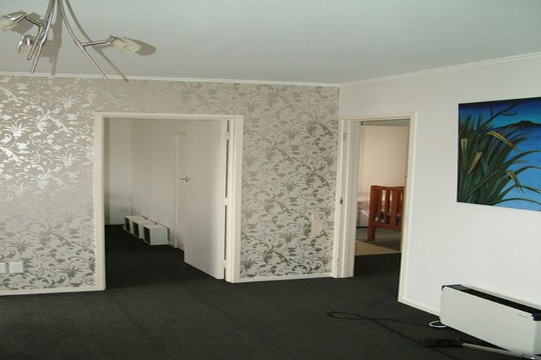 Photo of property in 3/43 Shakespeare Road, Milford, Auckland, 0620