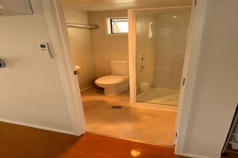 Photo of property in 41 Avonleigh Road, Green Bay, Auckland, 0604