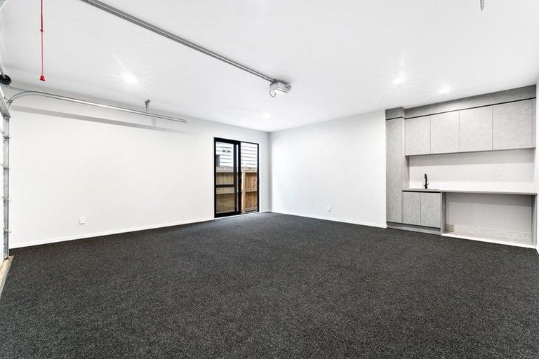 Photo of property in 6 La Bella Road, Hobsonville, Auckland, 0616