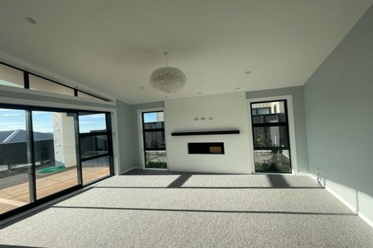 Photo of property in 14 Rotorua Grove, Aotea, Porirua, 5024