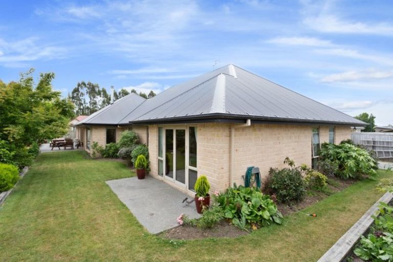 Photo of property in 5 Ascot Place, Rangiora, 7400