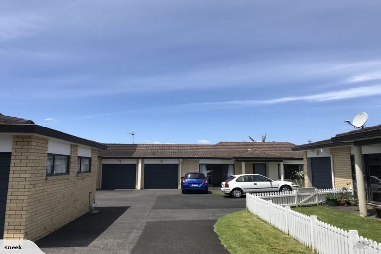 Photo of property in 2/15 Miro Road, Mangere Bridge, Auckland, 2022