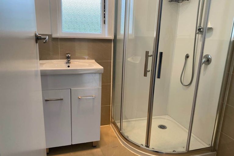 Photo of property in 13 Sutton Crescent, Papakura, 2110