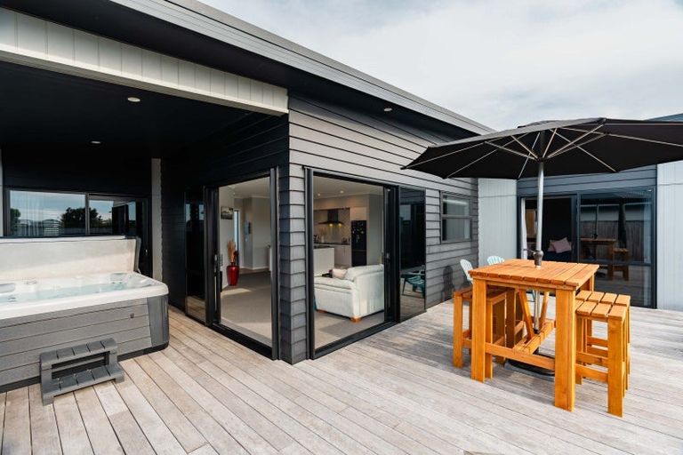 Photo of property in 130 Coast Boulevard, Papamoa Beach, Papamoa, 3118