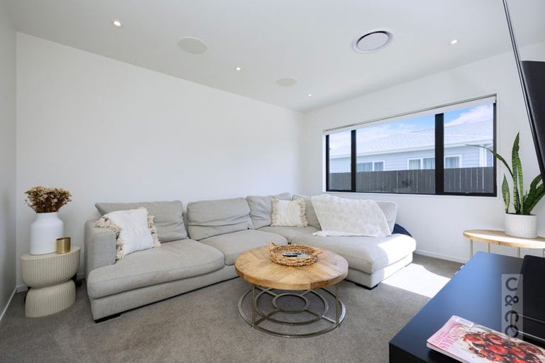 Photo of property in 7 Robert Might Road, Kumeu, 0810