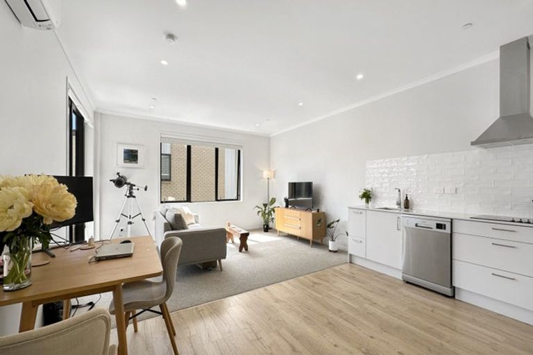 Photo of property in 5/96 Clark Road, Hobsonville, Auckland, 0616