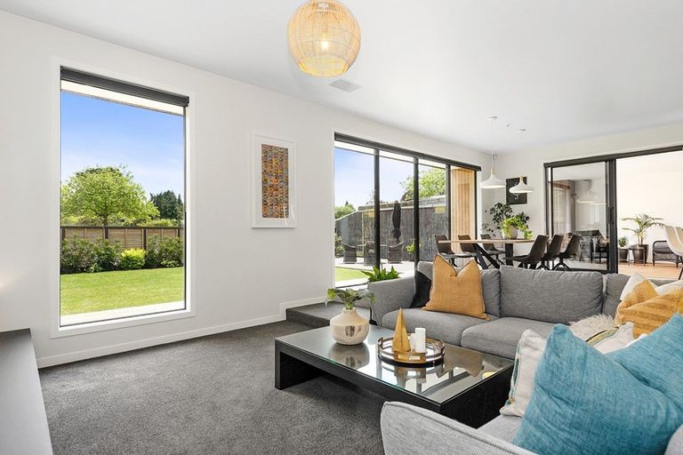 Photo of property in 12 Jellicoe Drive, Hamilton East, Hamilton, 3216