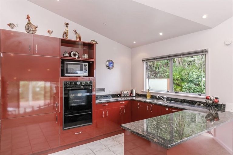 Photo of property in 21 Constable Lane, West Harbour, Auckland, 0618
