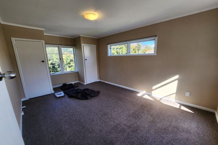 Photo of property in 27 Glenfern Road, Mellons Bay, Auckland, 2014