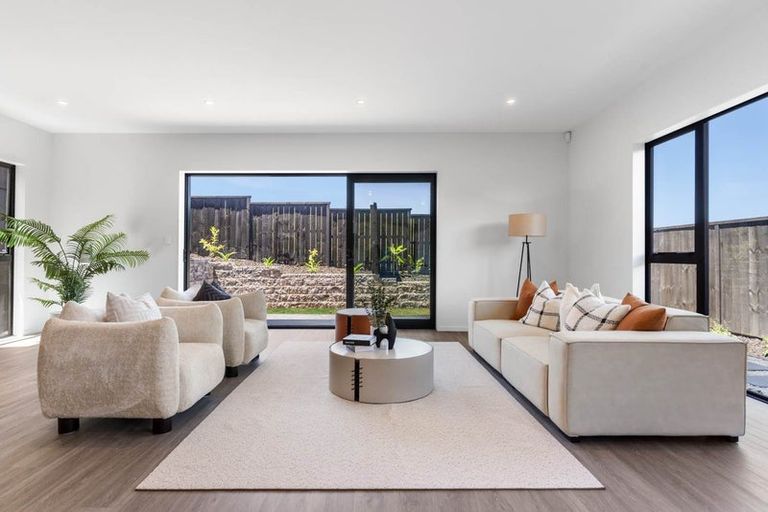 Photo of property in 92 Huanui Drive, Wainui, 0992