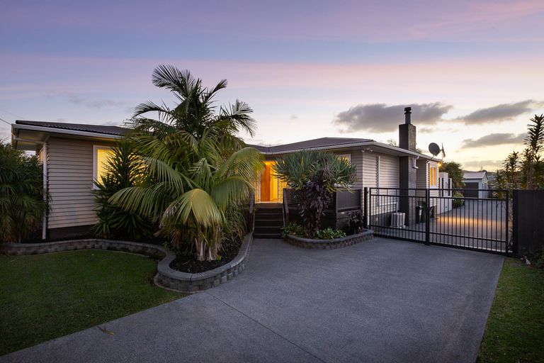 Photo of property in 44 Hepburn Road, Glendene, Auckland, 0602