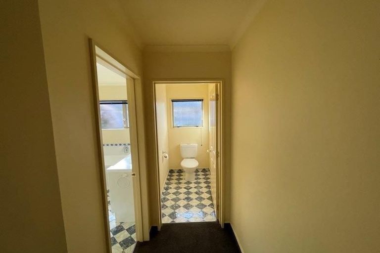 Photo of property in 83 Guildford Drive, Paraparaumu, 5032