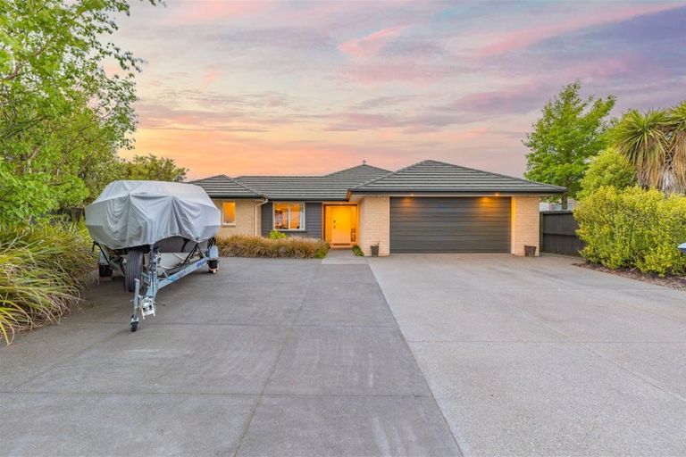 Photo of property in 10 Donovan Place, Aidanfield, Christchurch, 8025